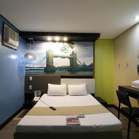 Hotel Dreamworld Araneta Cubao Extérieur photo