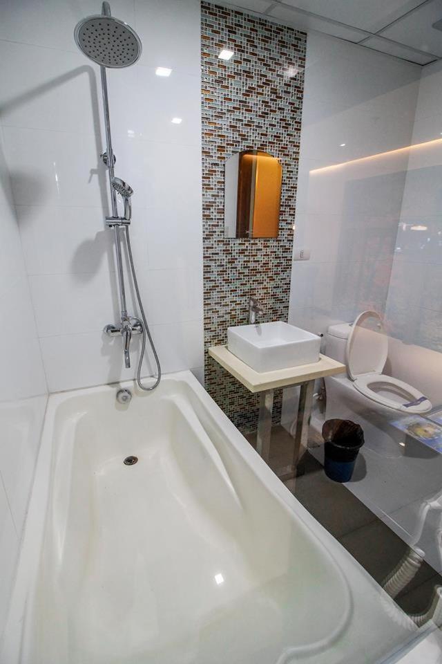 Hotel Dreamworld Araneta Cubao Extérieur photo