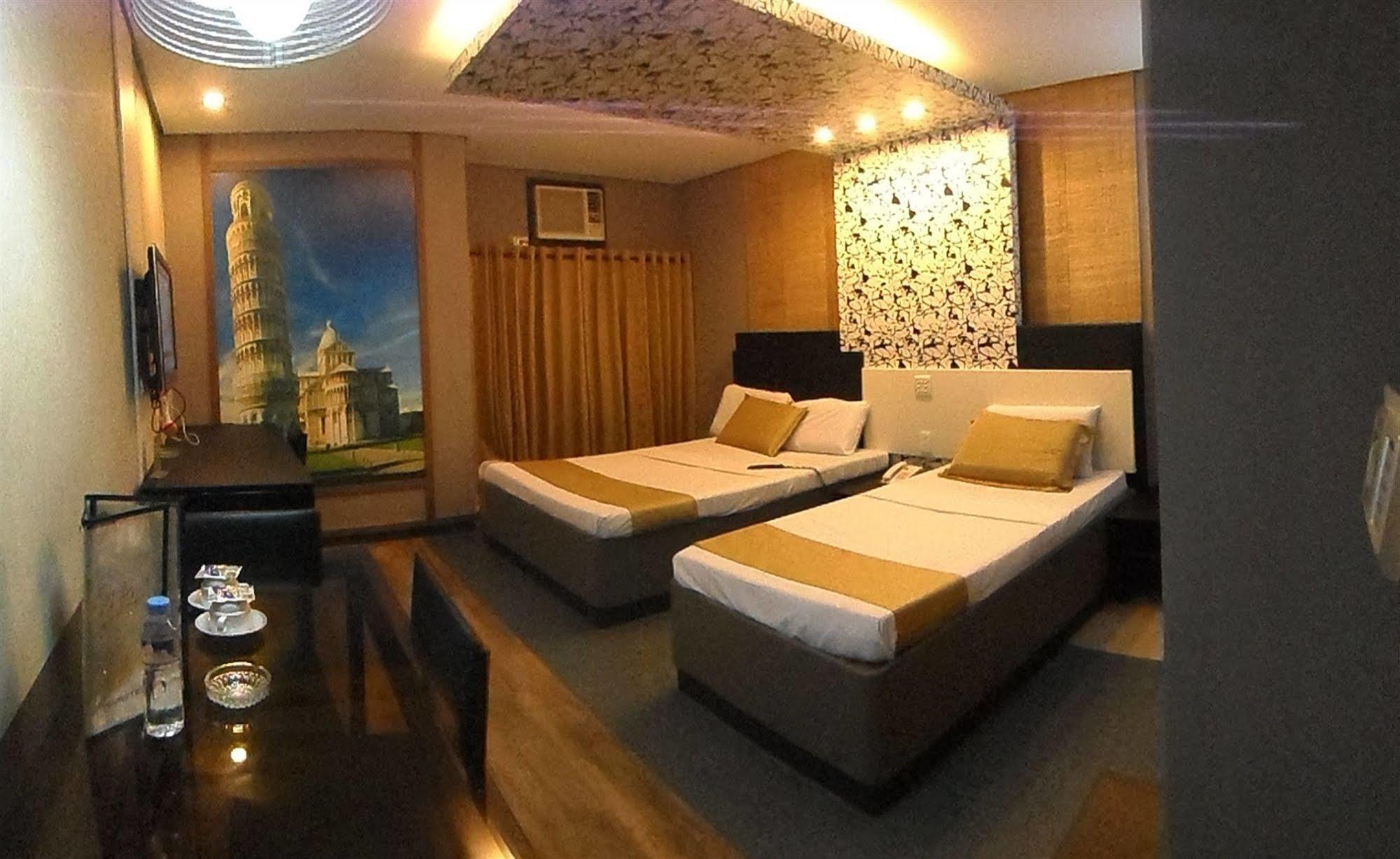 Hotel Dreamworld Araneta Cubao Extérieur photo