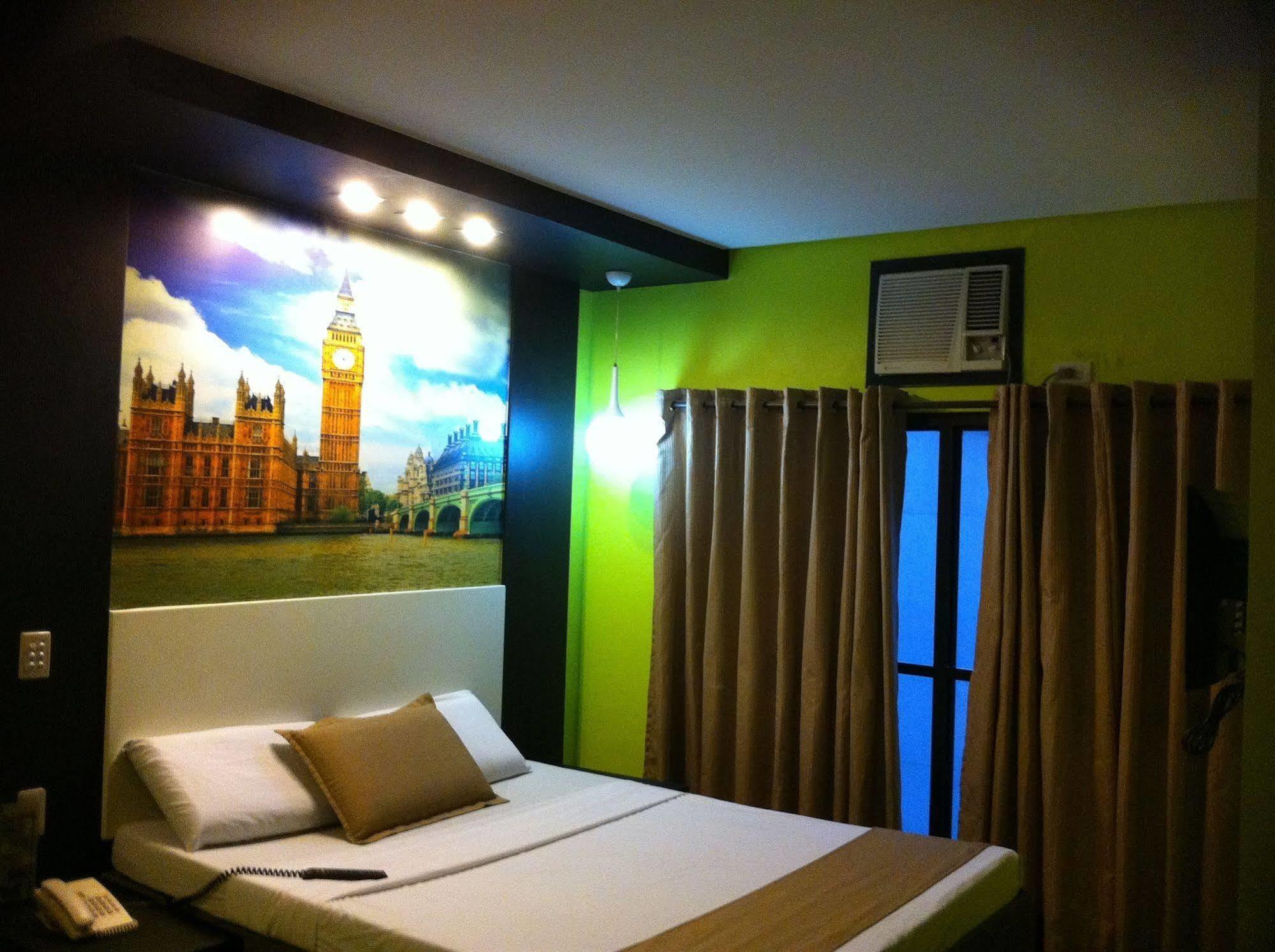 Hotel Dreamworld Araneta Cubao Extérieur photo
