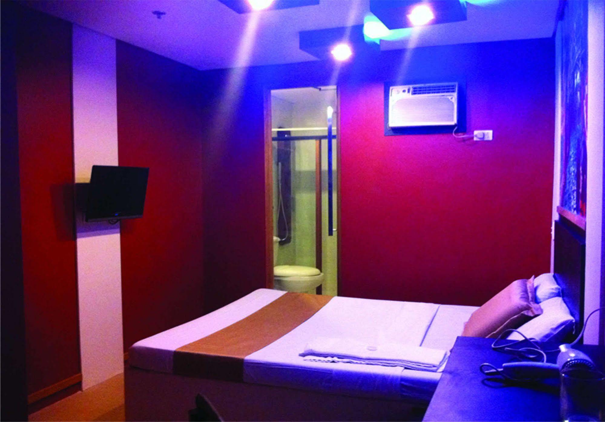 Hotel Dreamworld Araneta Cubao Extérieur photo
